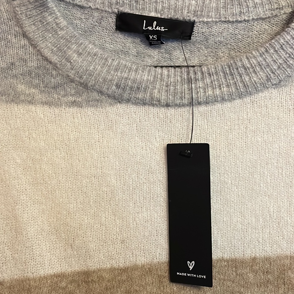 Lulu’s Color block sweater - Picture 2 of 2